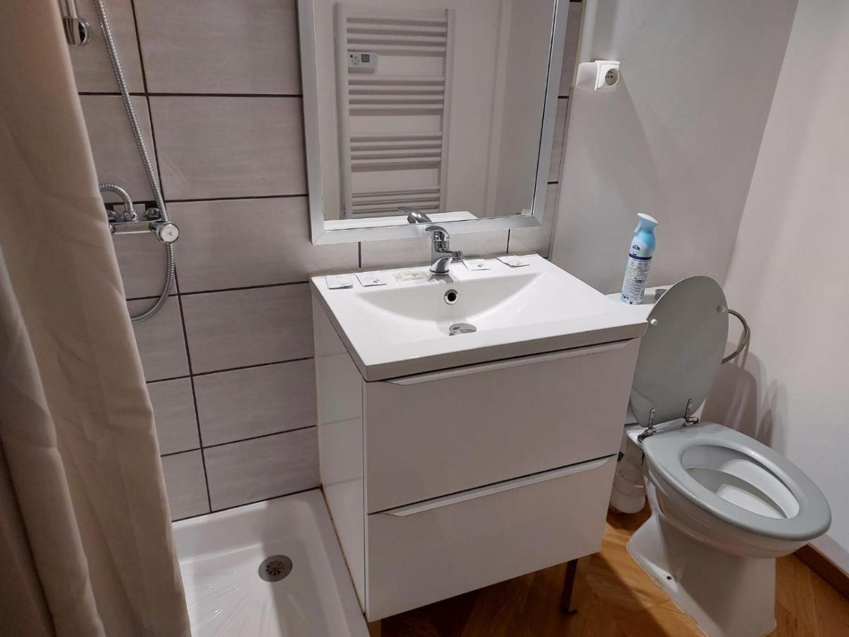 Suite 3 Pieces Chambre+Cuisine+Sdb Centre Ville Privas Kültér fotó